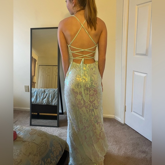 Elegant Mint Green Sequin Gown - Picture 5 of 5